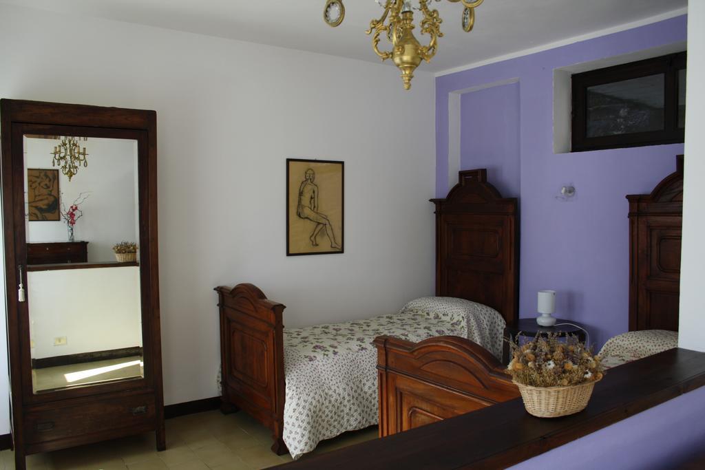 Fattoria Del Pino Orta San Giulio Ruang foto